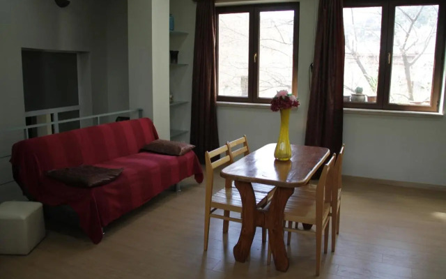 Sololaki 7 Guest House