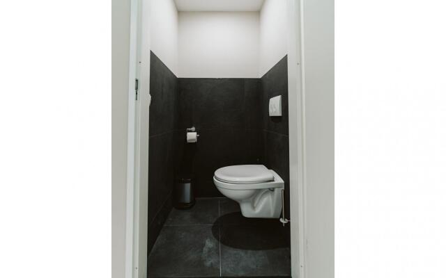 Luxury apartment overlooking the marina for 10 people