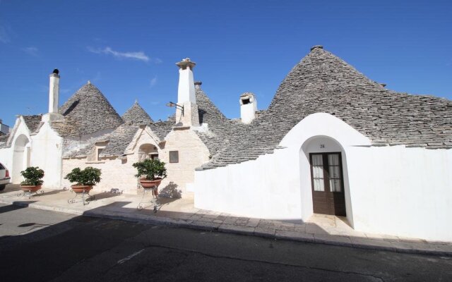 Trulli Pietradimora B&B