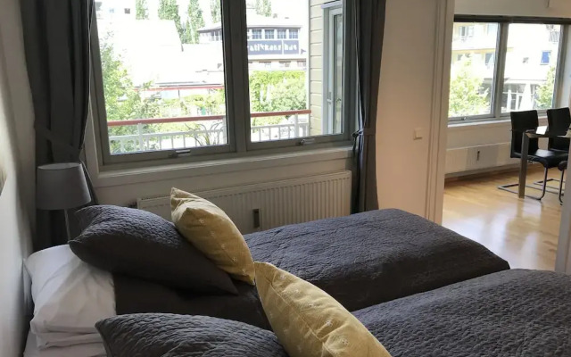 Sentral 3 roms top leilighet med gratis parkering