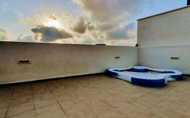 2BDR Roof Top Sea View Neve Tsedek TL56