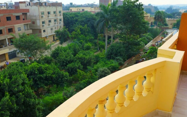 Magic Pyramids inn
