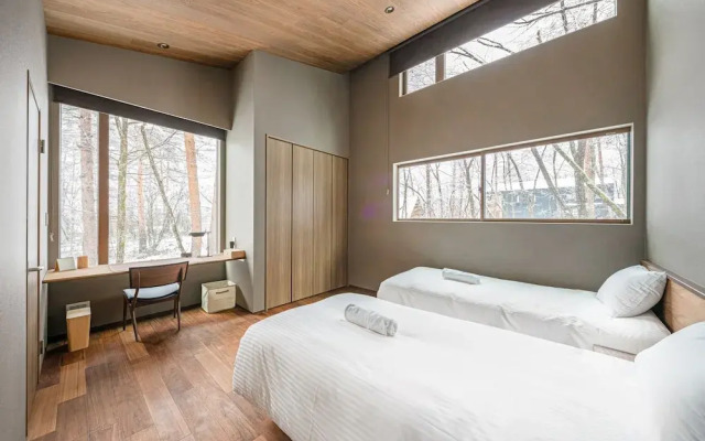 Gravity by The Hakuba Collection