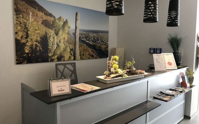 SCHROEDERS Apartement Hotel