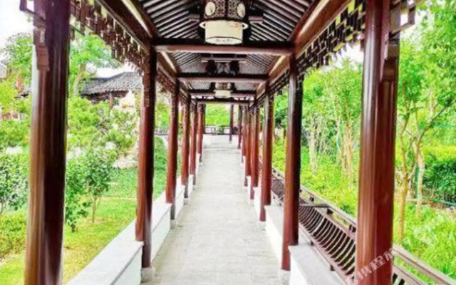 Taihuyuan Holiday Hotel