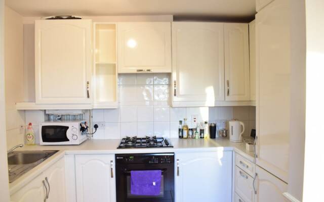 1 Bedroom Apartment in Stepney Green
