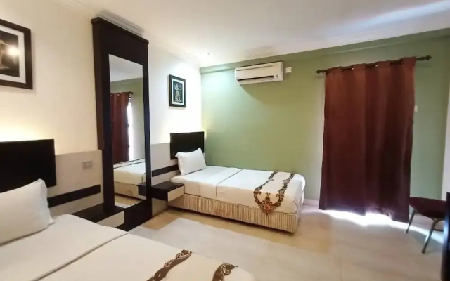 Maya Hotel