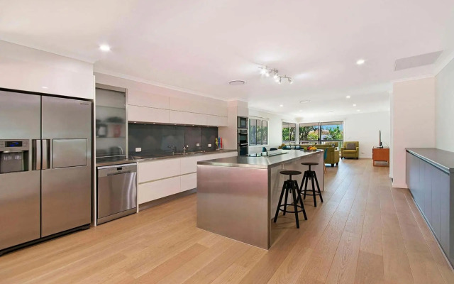 Depper St Beautifully Renovated Beach House