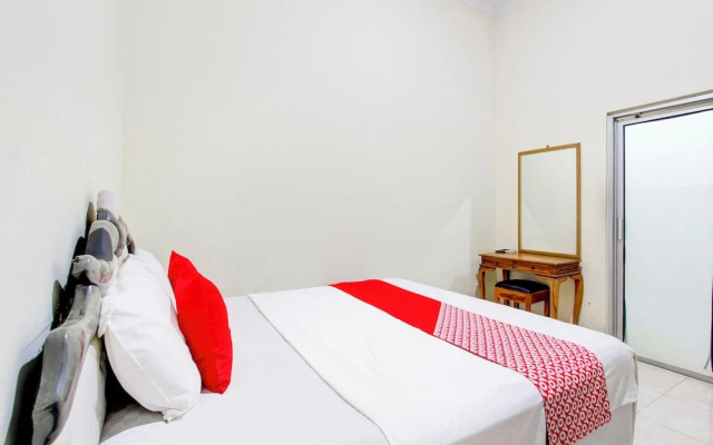 Hotel O Jalan Malioboro Near Stasiun Tugu Yogyakarta Formerly Hotel Baru