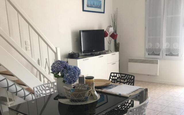 Jolie Maison Bien Équipée, Pour 2 Ou 4 Personnes