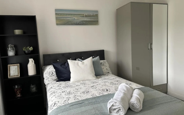 Stunning 4-bed House in Birmingham