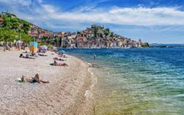 Beachfront Apartment Gaj 6