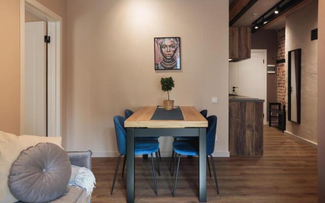 Colonel Suites & Apartments