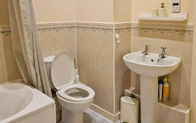 Apartment - Free Parking & Near Hospital