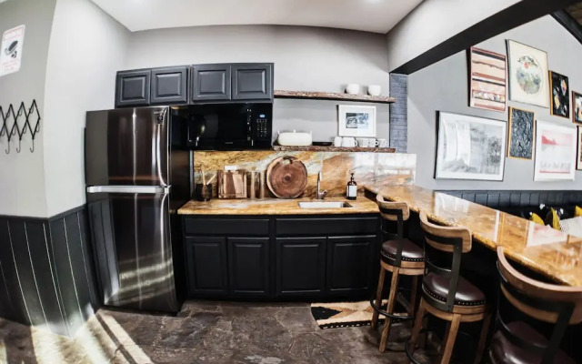 Chamonix - Year-round Fun w/ Shared Pool!