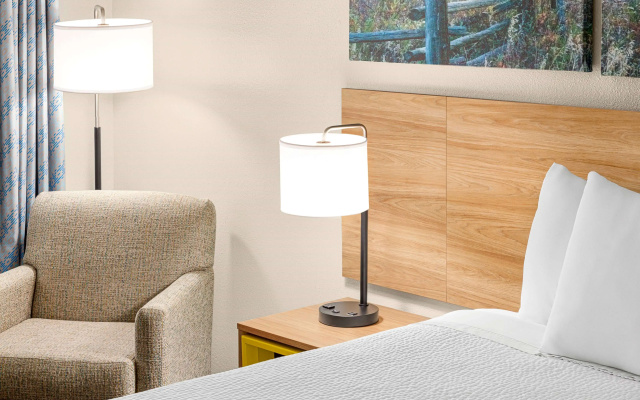 Days Inn by Wyndham Paris