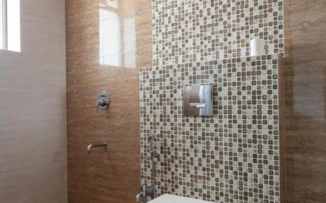 OYO 2119 Hotel Arotel Rooms@Suites
