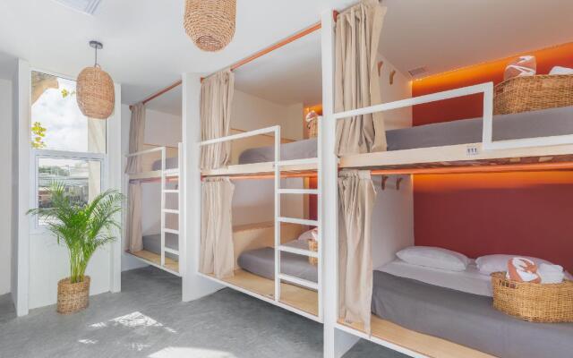 oOstel Smart Capsule Hostel - Tulum Pueblo