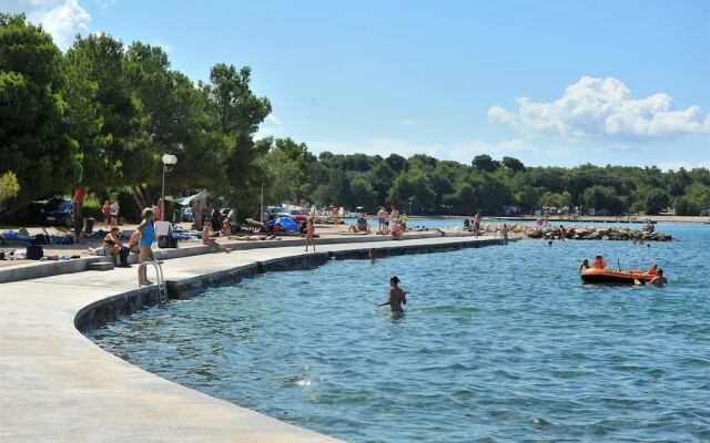 Family Apartment Mirela Borik