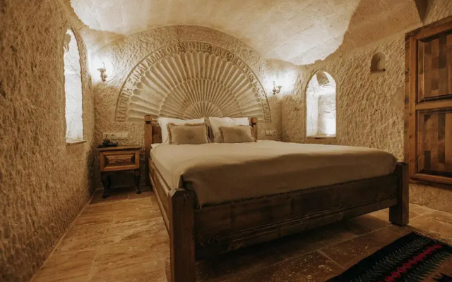 Lagania Cave Suites