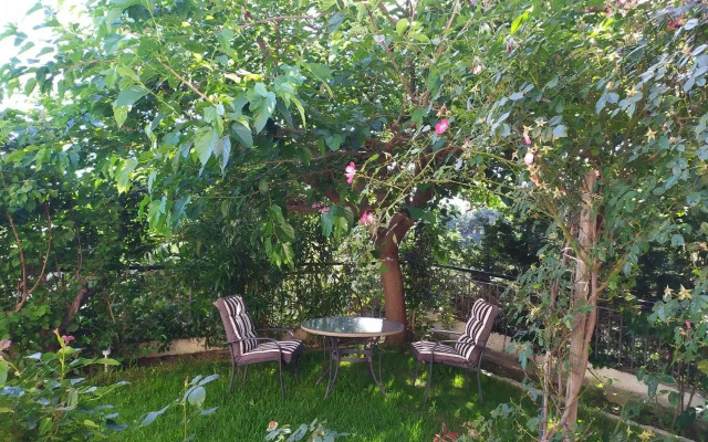 HOUSE WITH GARDEN Netflix