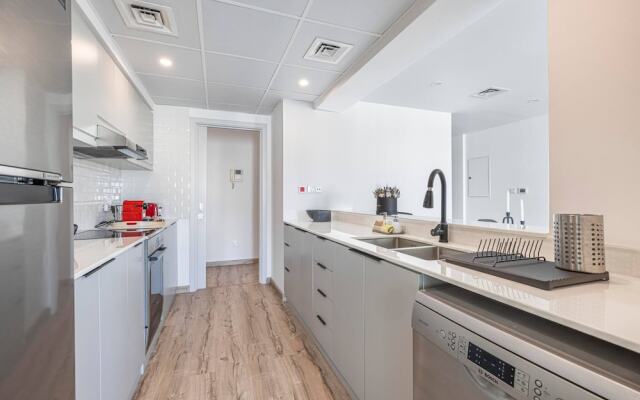 New Fully Upgraded - Central Located - Fits 6