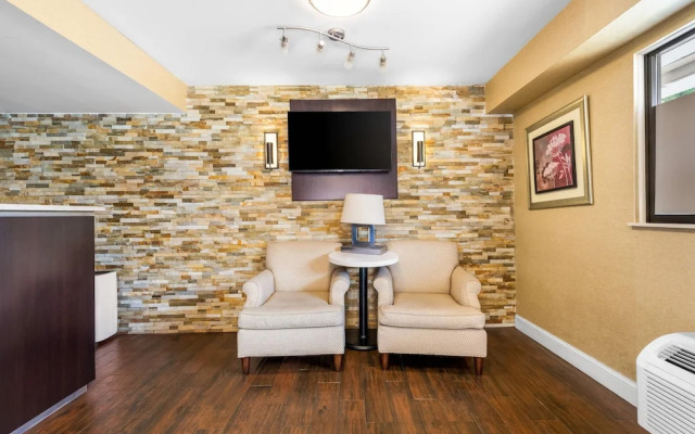 Econo Lodge Charlotte Airport