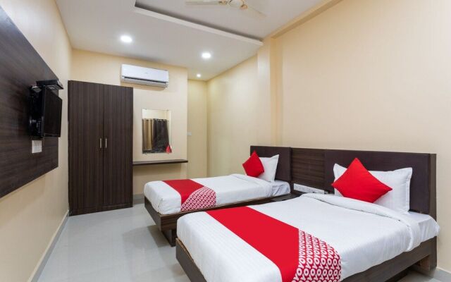 OYO 28247 Hotel SMR Palace