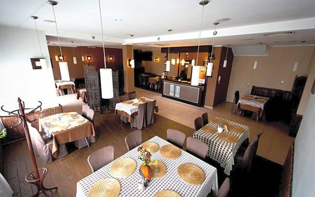 Noclegi i Restauracja Folkowa