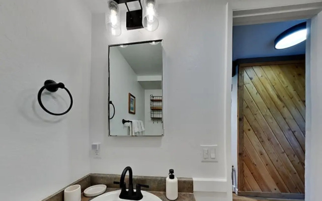 Spacious Slopeside Location by RedAwning