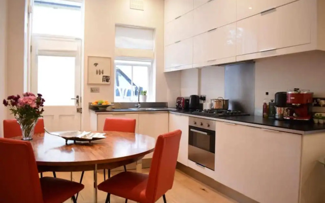 Chic 1BD Flat - 11mins to Holland Park, Kensington