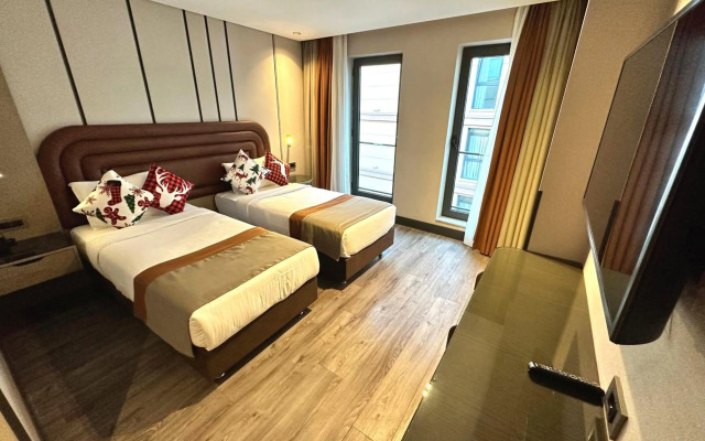 The Lion & Key Hotel