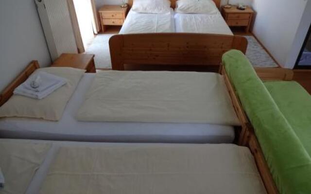 Hotel-Garni & Hostel Sandwirt