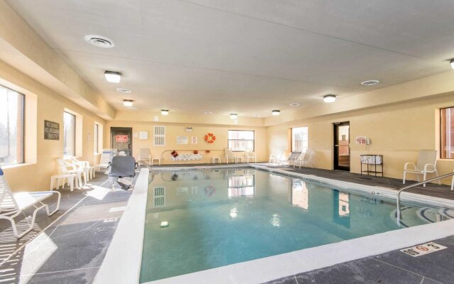 Comfort Suites Louisville Airport