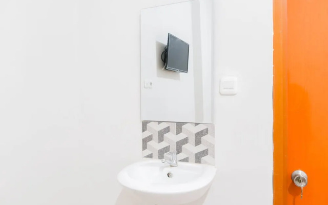 Axl Residence by OYO Rooms