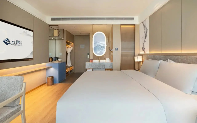 Shanghai Huayi Renjoy Hotel