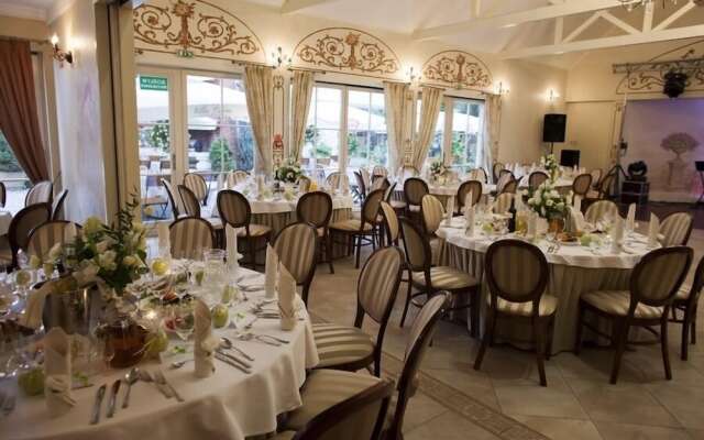 Villa Estera - Hotel & Restauracja