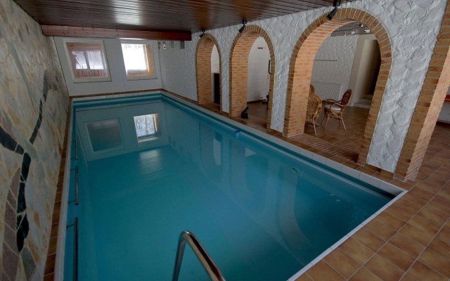 Hotel &Restaurant Time-Out