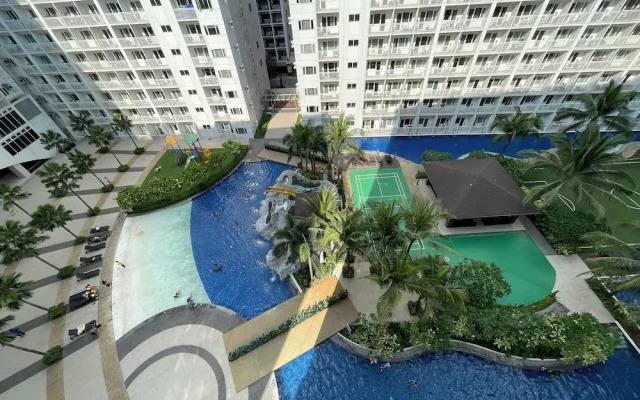 Cozy Room in Modern Parañaque Condo With 2 Bedrooms