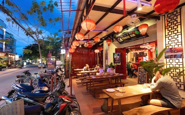 Tribee Ede Central Hostel