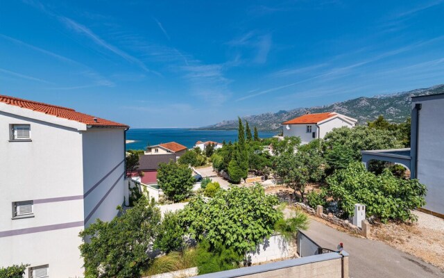 Nice Apartment in Rovanjska With 2 Bedrooms and Wifi