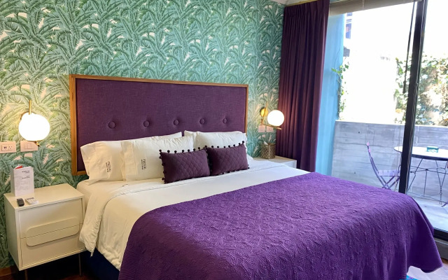 Pug Seal Polanco Anatole France