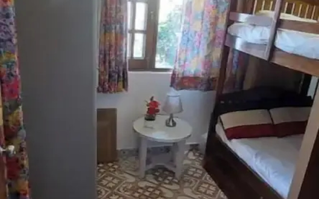 Veenu's Cottage