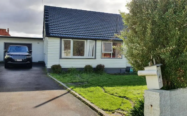 Hidden Gem and Entire Bungalow in Central hutt