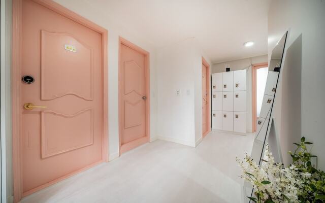 YAB Guesthouse - Female Only