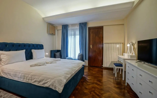 Lovely - 3 Bdr. Serviced Apartment In Old Town
