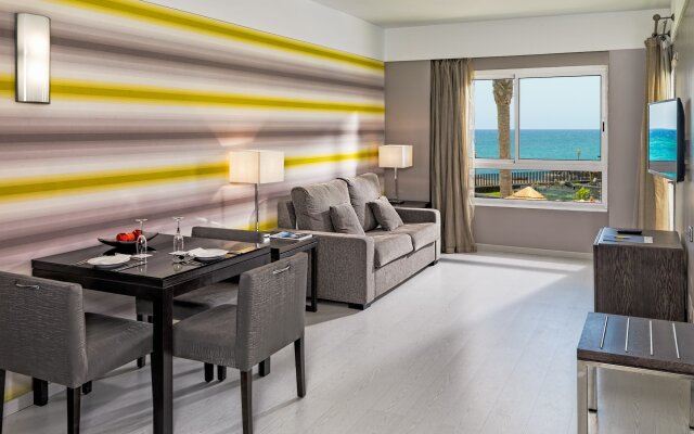 Barceló Castillo Royal Level