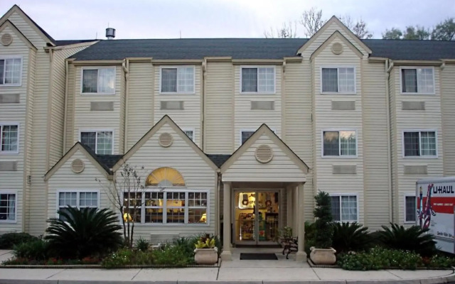 Hometown Inn & Suites Jacksonville - Butler Blvd./Southpoint