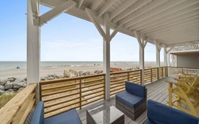 A Shore Thing 2 - Oceanfront And Pet Friendly Home - See The Sunrise, Hear The Waves, Feel The Breeze - Large Oceanfront Balcony 6 Bedroom Townhouse by Redawning