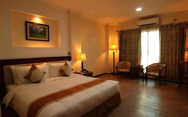 Victoria Palace Hotel
